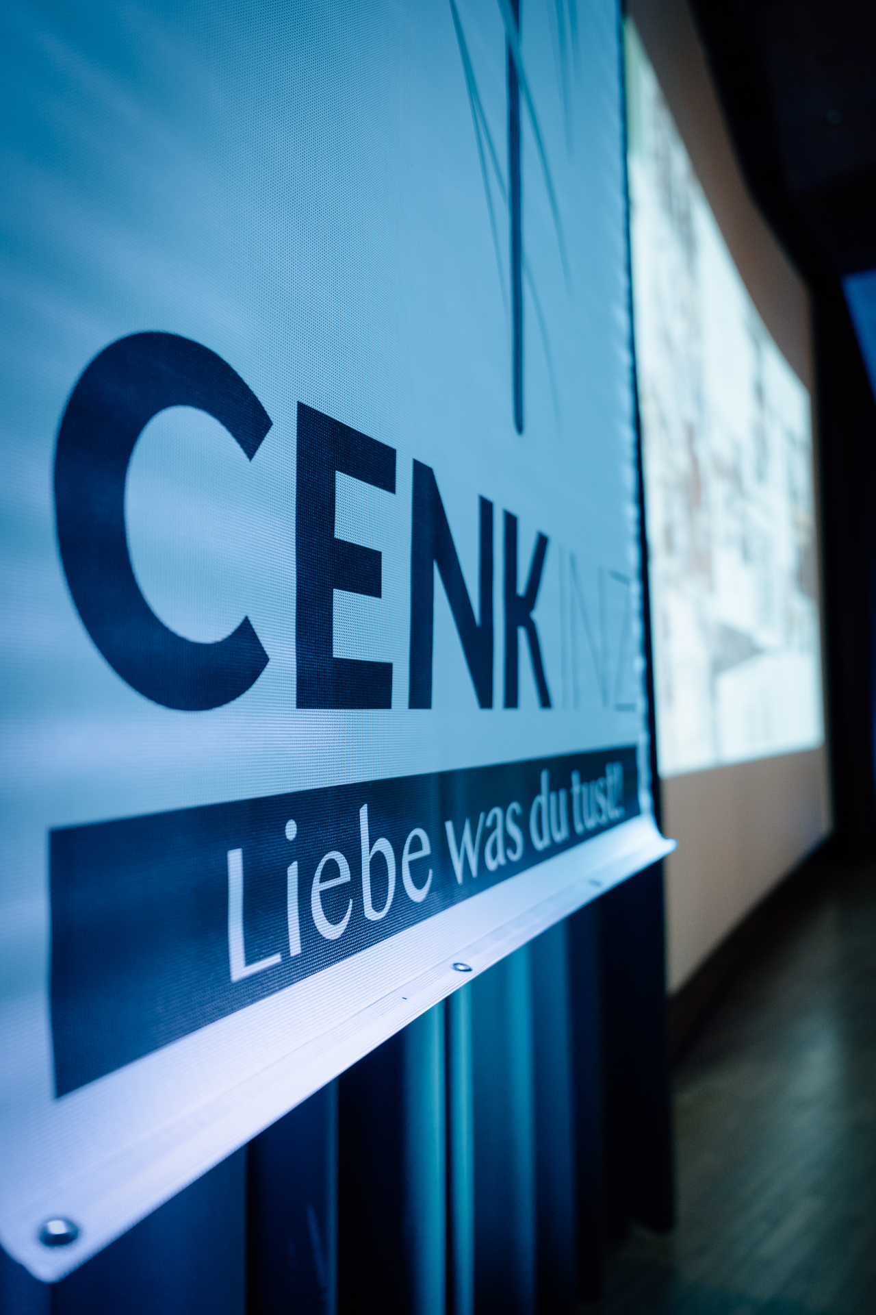 CENKINZ Banner Liebe was du tust
